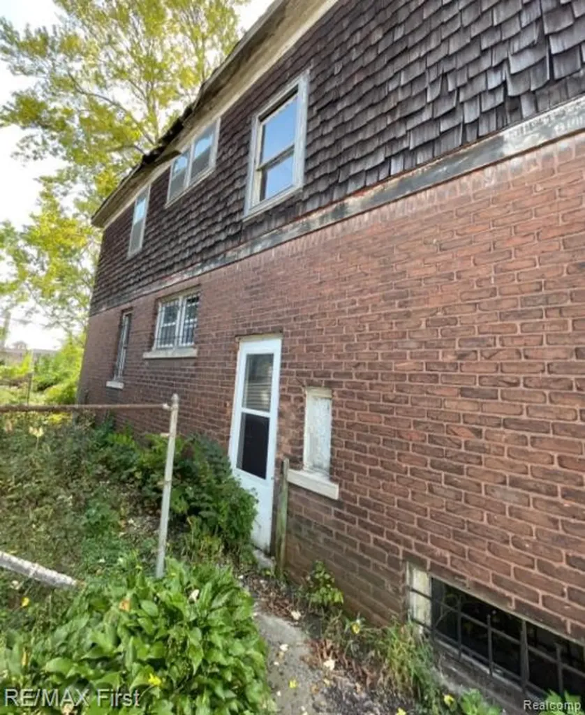 7127 Linsdale Street Detroit City MI 48204