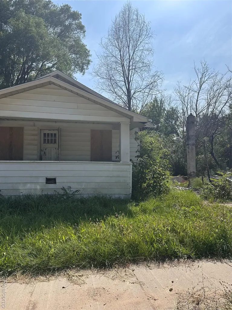 1518 Leith Street Flint City MI 48506