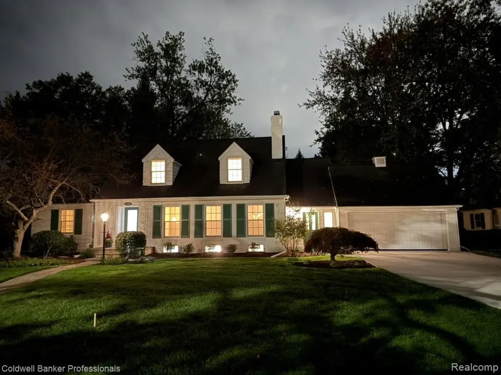 499 Sunningdale Drive Grosse Pointe Woods City MI 48236