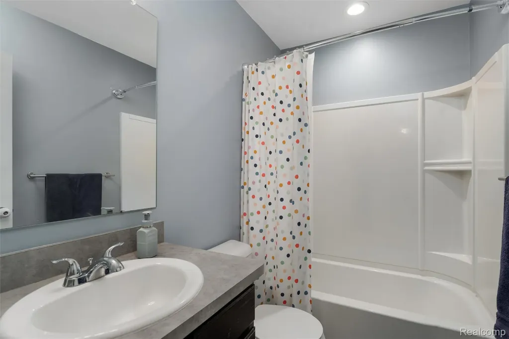 20330 Rambling Drive Clinton Charter Township MI 48038