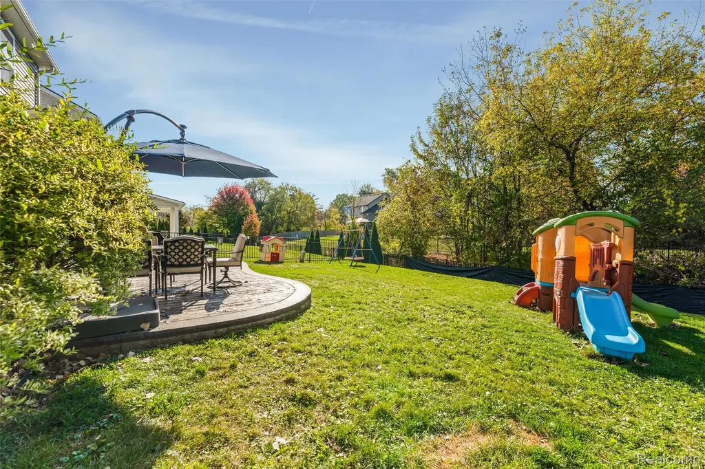 20330 Rambling Drive Clinton Charter Township MI 48038