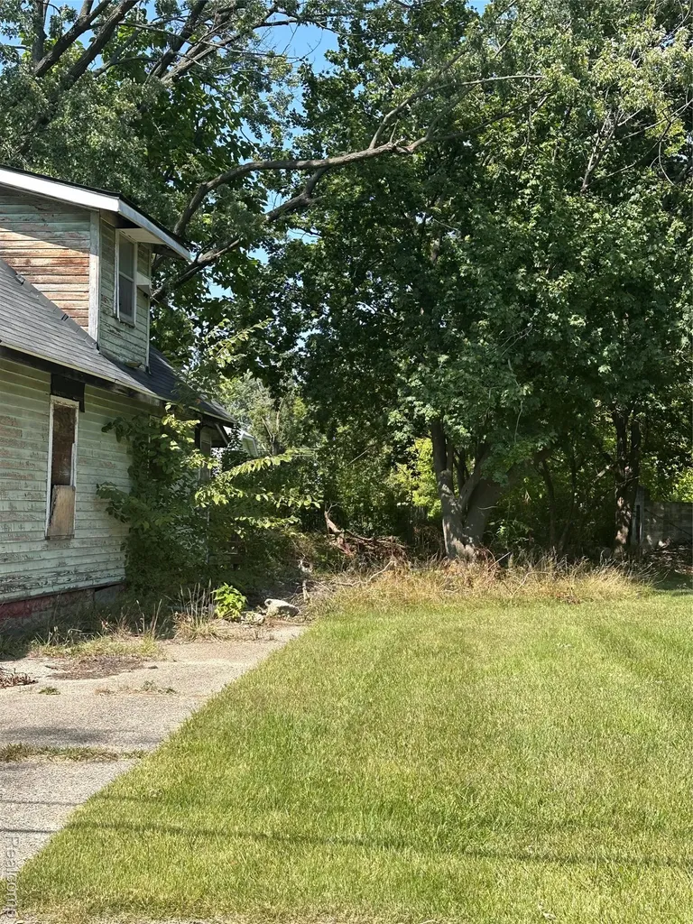 1623 Montana Avenue Flint City MI 48506