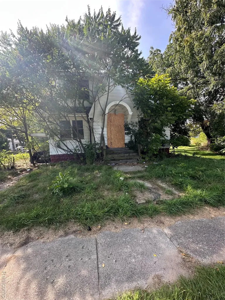 1708 Fenton Road Flint City MI 48507