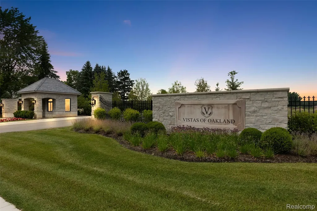 1792 Vista Drive Oakland Charter Township MI 48363