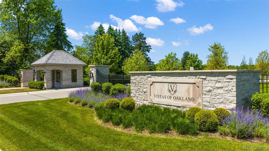 1792 Vista Drive Oakland Charter Township MI 48363