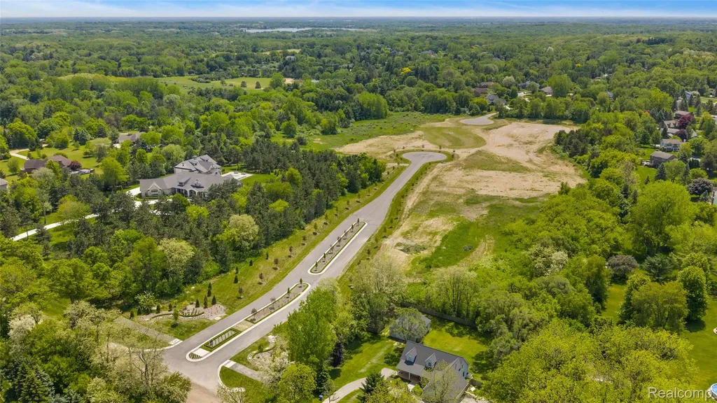 3214 Pompilio Drive Rochester City MI 48306