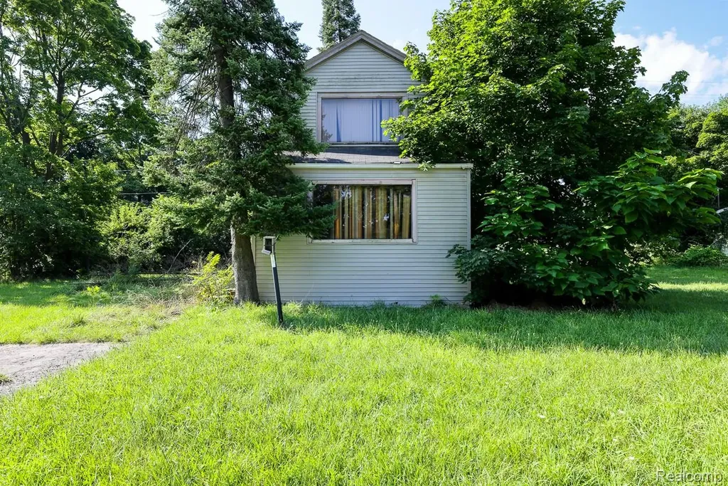 1521 W Dartmouth Street Flint City MI 48504