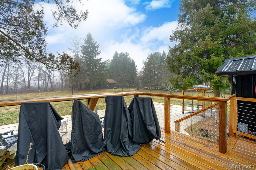 6803 Napoleon Road Leoni Township MI 49201