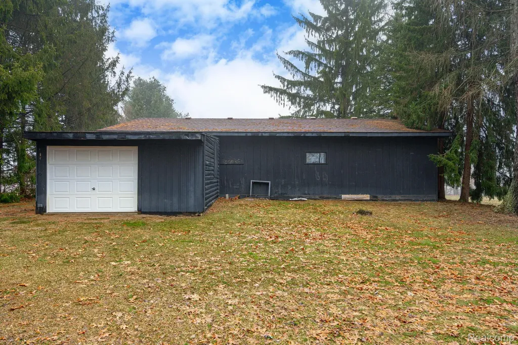 6803 Napoleon Road Leoni Township MI 49201