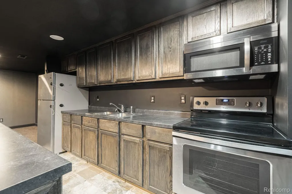 6803 Napoleon Road Leoni Township MI 49201