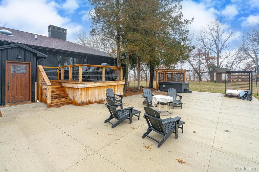 6803 Napoleon Road Leoni Township MI 49201
