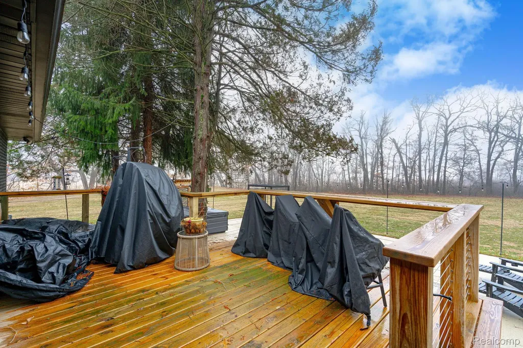 6803 Napoleon Road Leoni Township MI 49201