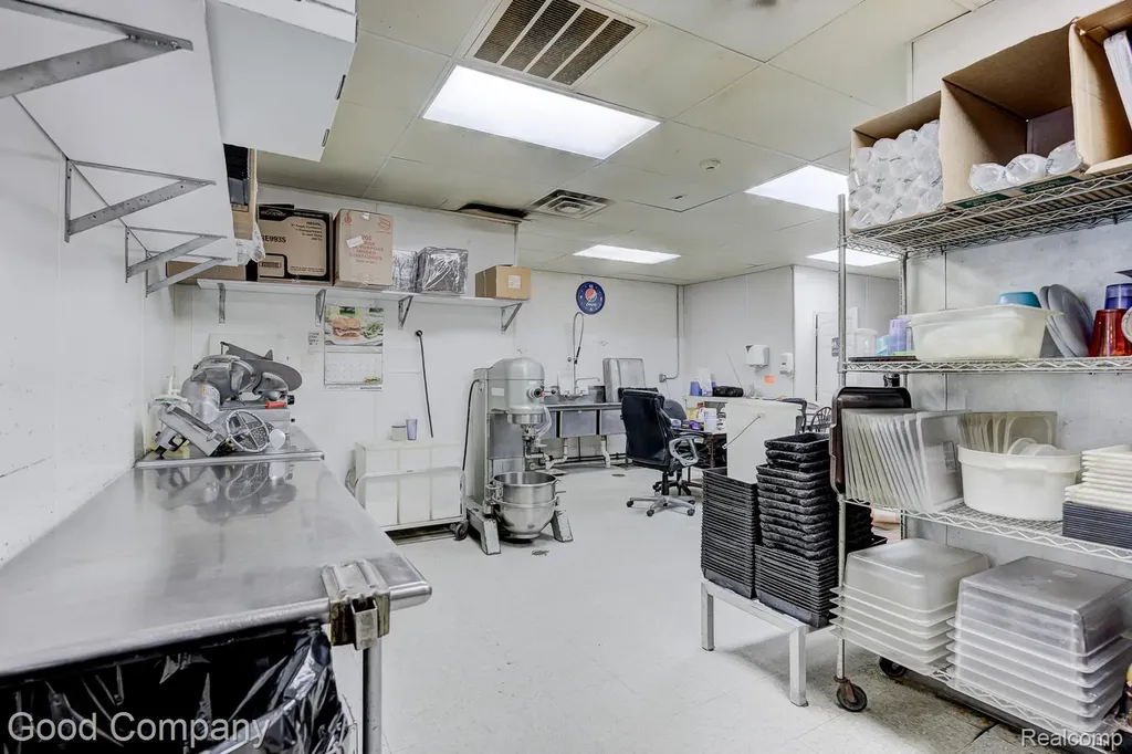 36643 Jefferson Avenue Harrison Charter Township MI 48045