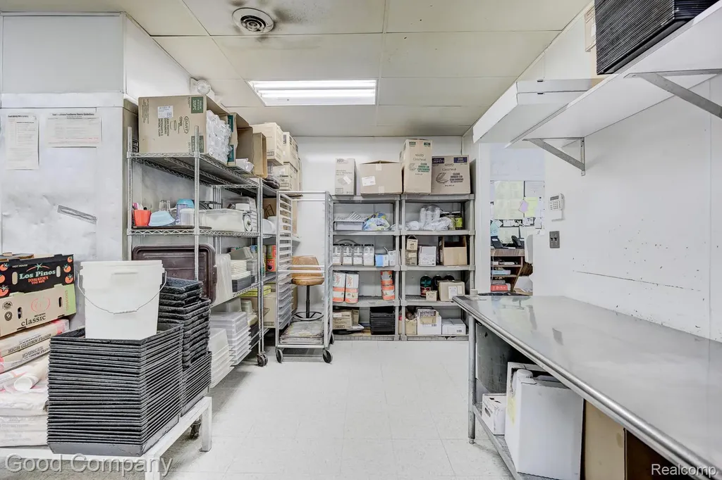 36643 Jefferson Avenue Harrison Charter Township MI 48045