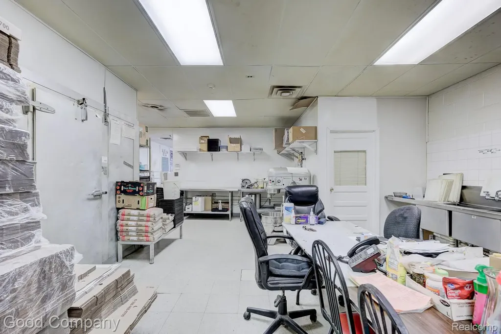 36643 Jefferson Avenue Harrison Charter Township MI 48045