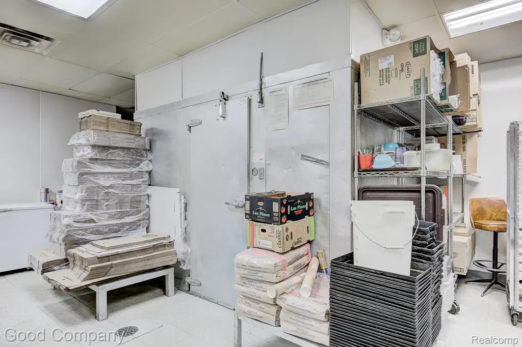 36643 Jefferson Avenue Harrison Charter Township MI 48045