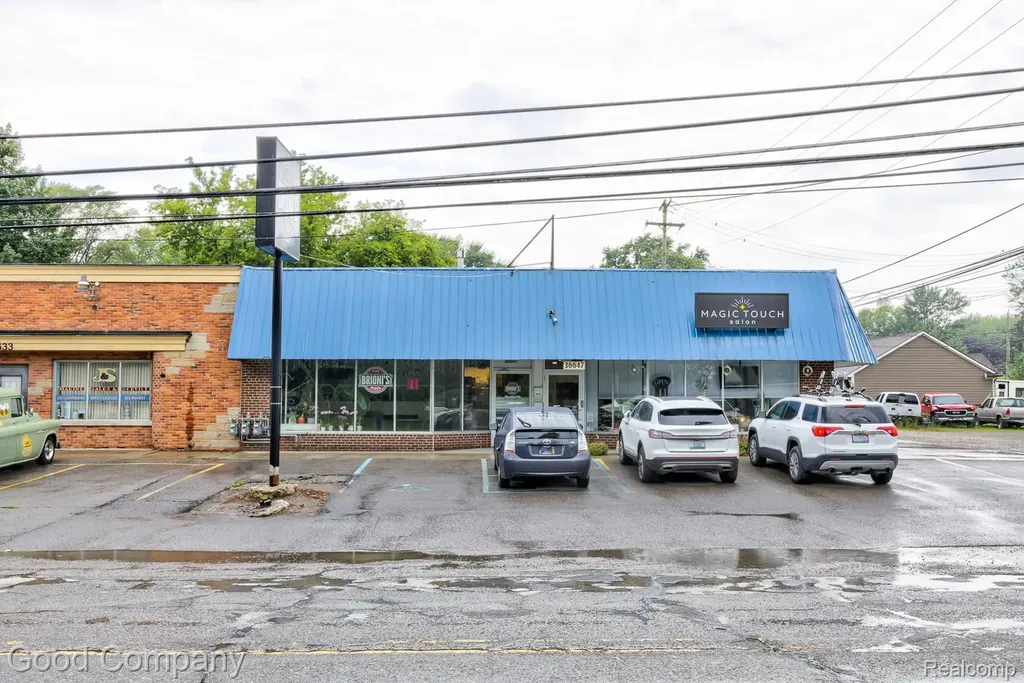 36643 Jefferson Avenue Harrison Charter Township MI 48045