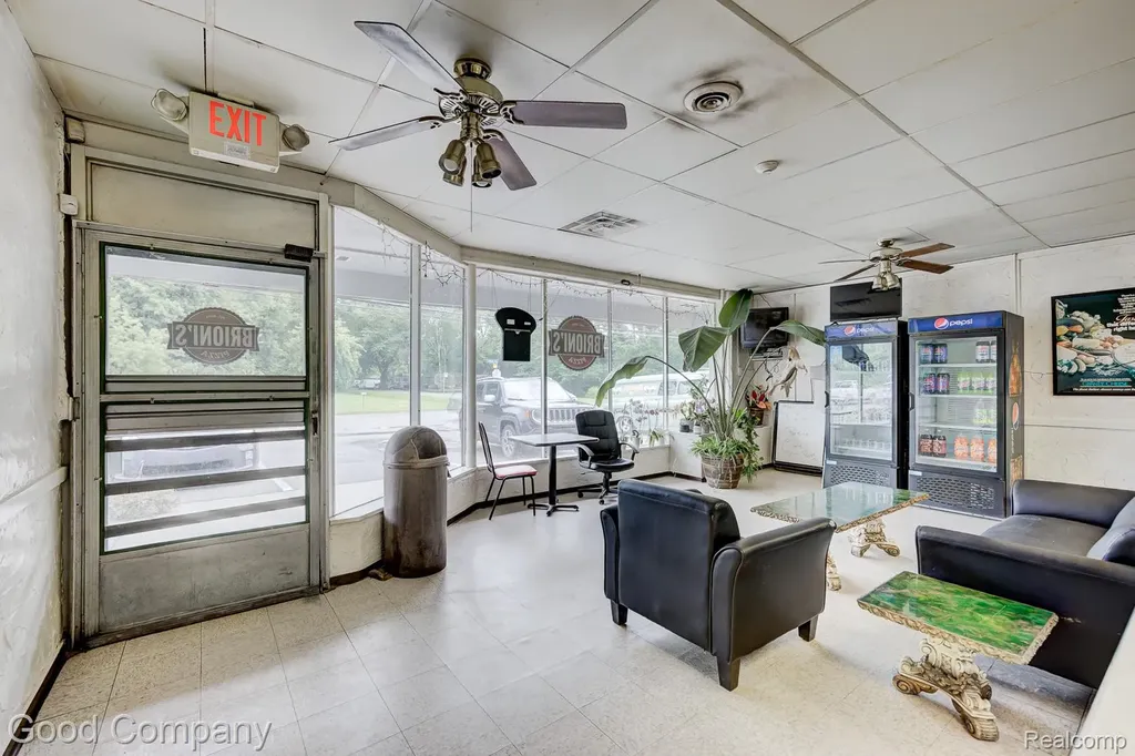 36643 Jefferson Avenue Harrison Charter Township MI 48045