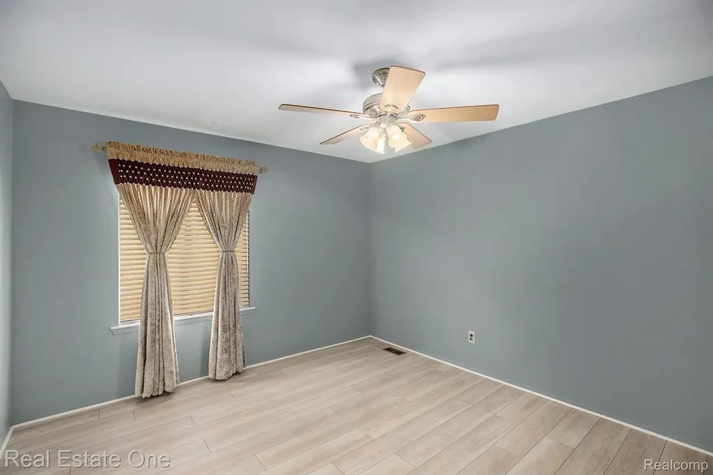 3373 Auburn Drive Troy City MI 48083