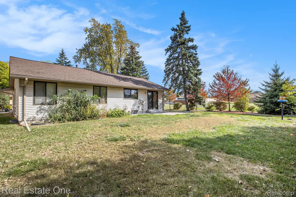 3373 Auburn Drive Troy City MI 48083