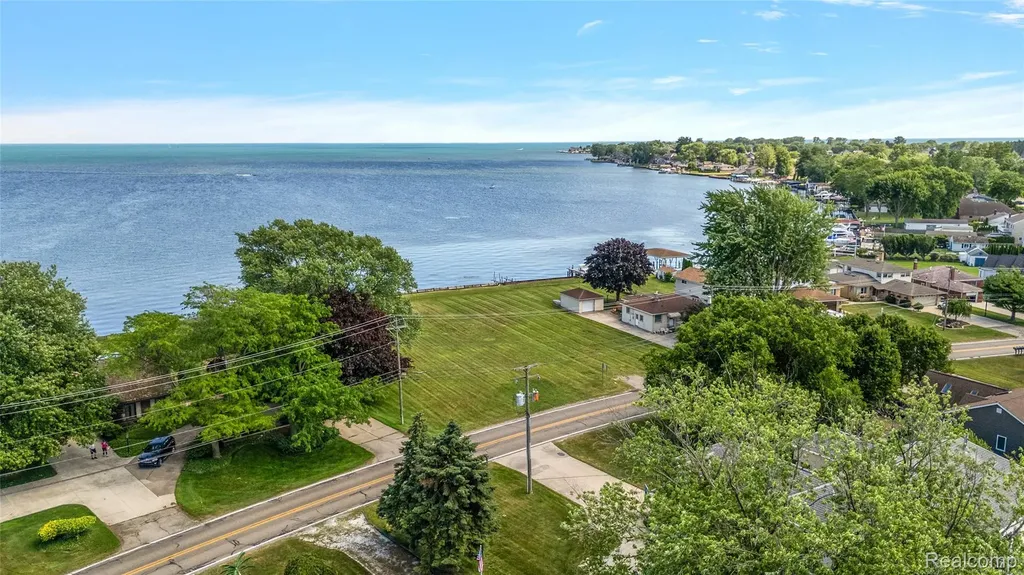 39196 Lakeshore Drive Harrison Charter Township MI 48045