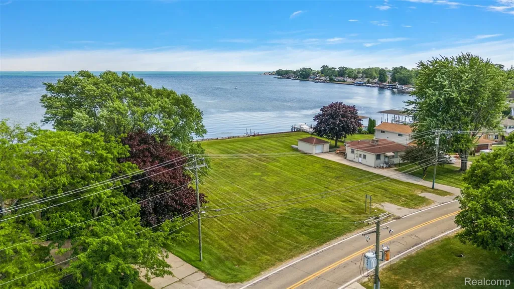 39196 Lakeshore Drive Harrison Charter Township MI 48045