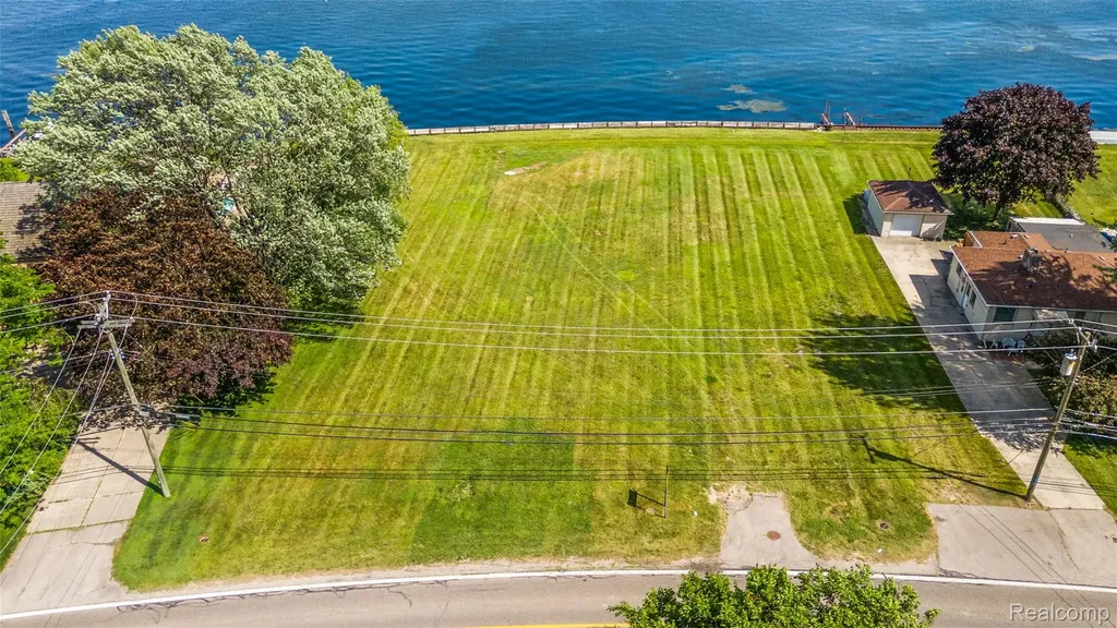 39196 Lakeshore Drive Harrison Charter Township MI 48045