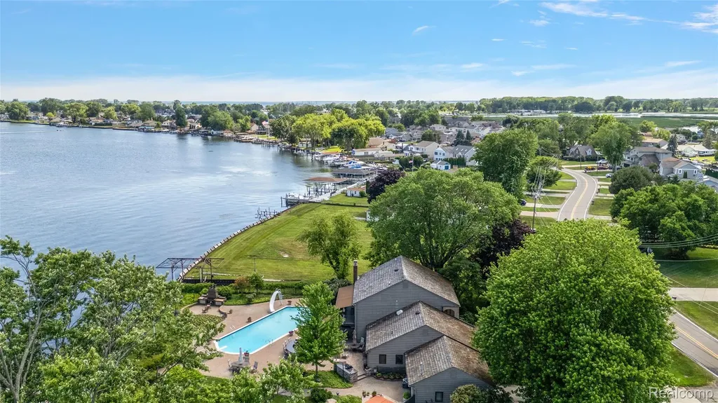 39196 Lakeshore Drive Harrison Charter Township MI 48045