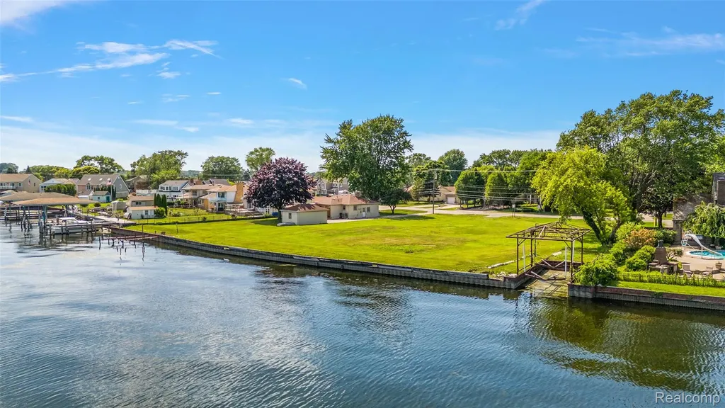 39196 Lakeshore Drive Harrison Charter Township MI 48045