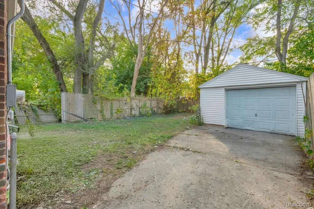 19355 Rutherford Street Detroit City MI 48235