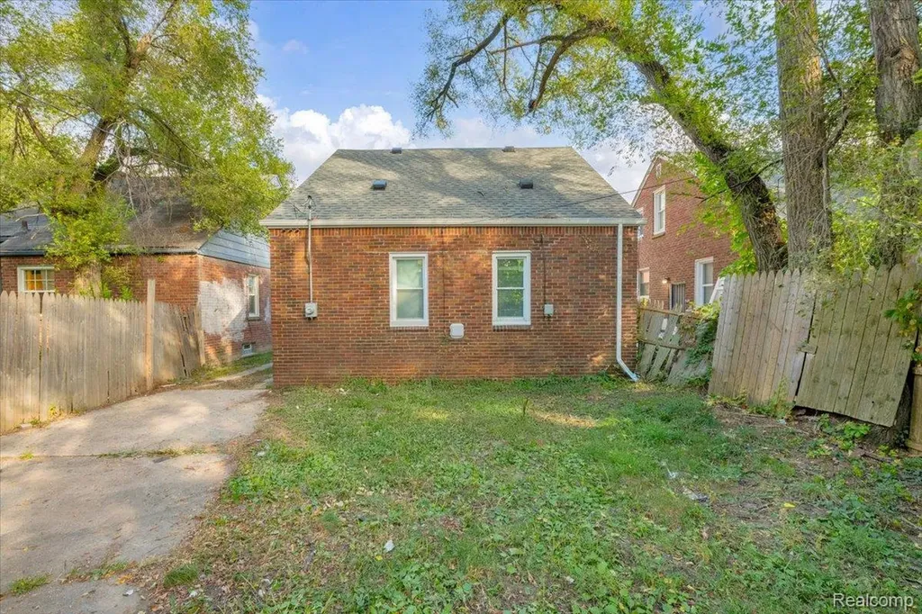 19355 Rutherford Street Detroit City MI 48235