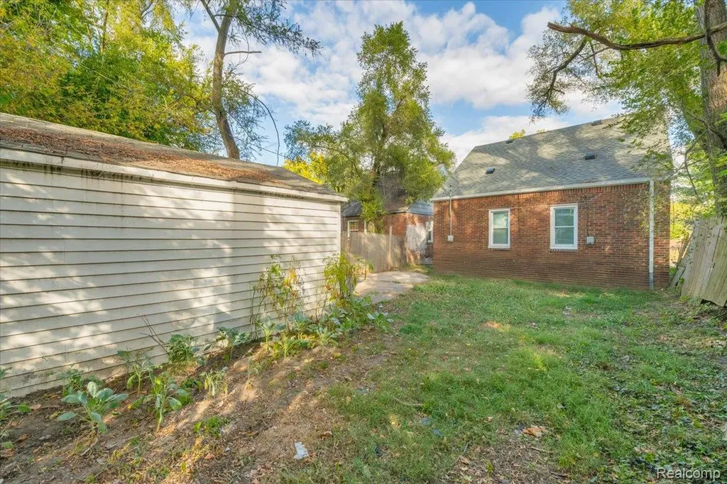 19355 Rutherford Street Detroit City MI 48235