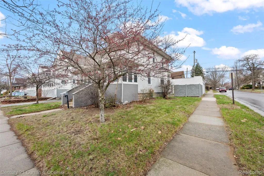 902 S Washington Avenue Royal Oak City MI 48067