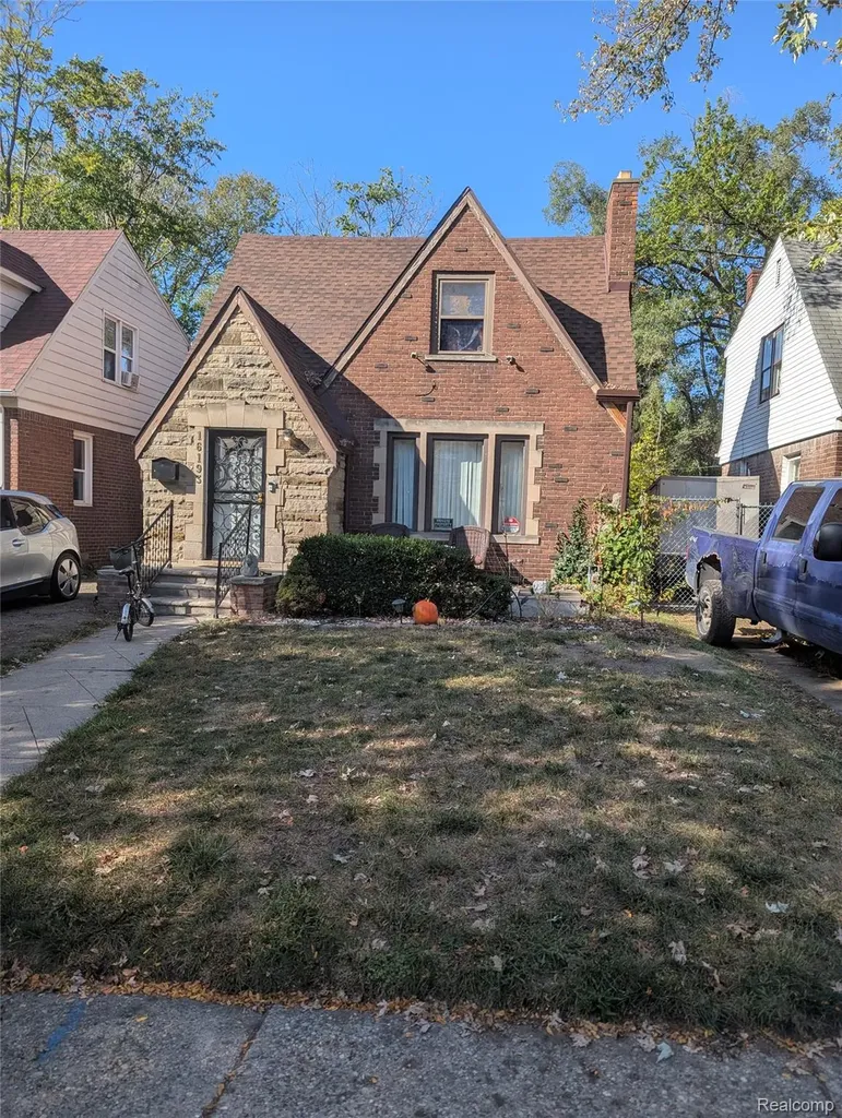 16193 Cruse Street Detroit City MI 48235