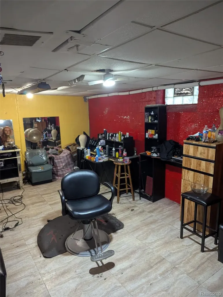 16193 Cruse Street Detroit City MI 48235
