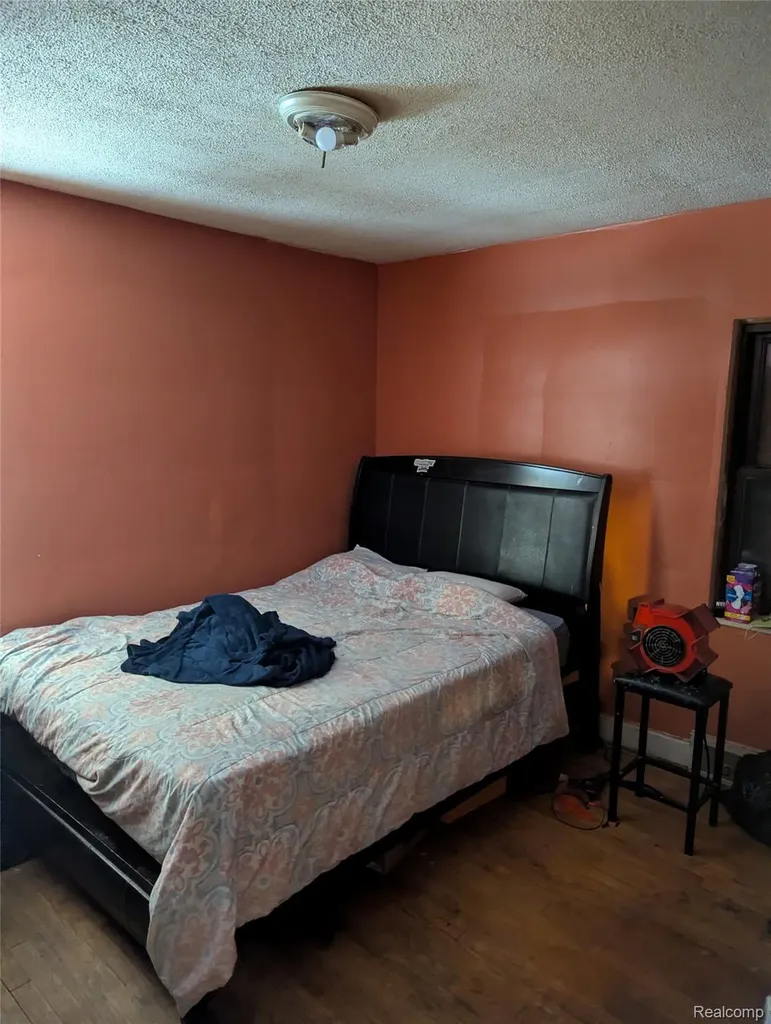 16193 Cruse Street Detroit City MI 48235