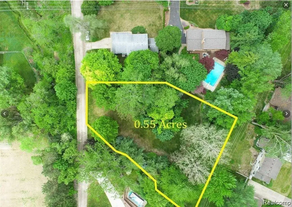 5961 Woodmire Shelby Charter Township MI 48316