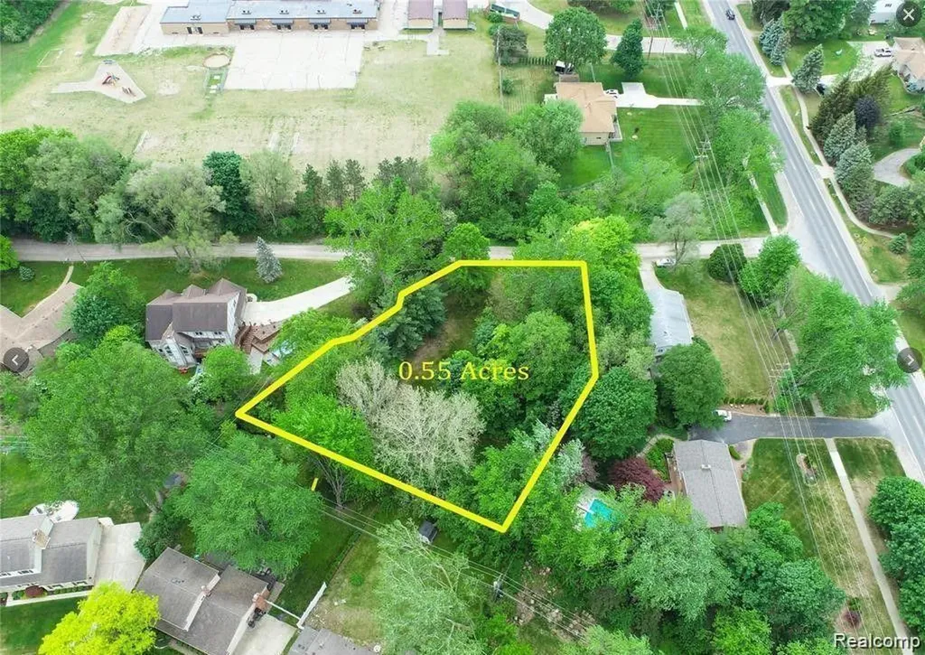 5961 Woodmire Shelby Charter Township MI 48316