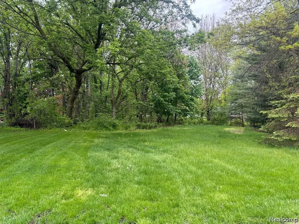5961 Woodmire Shelby Charter Township MI 48316