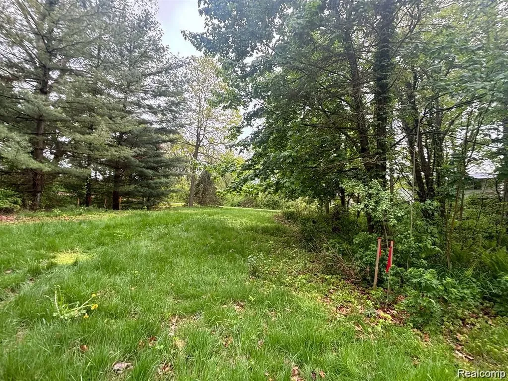 5961 Woodmire Shelby Charter Township MI 48316