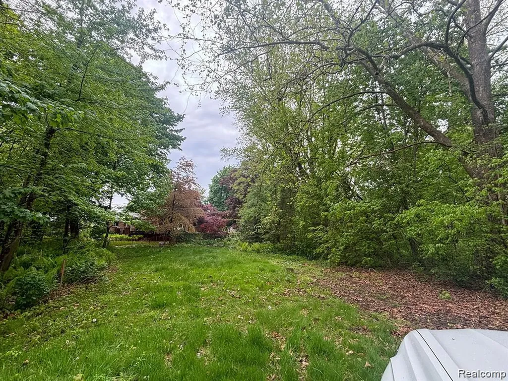 5961 Woodmire Shelby Charter Township MI 48316
