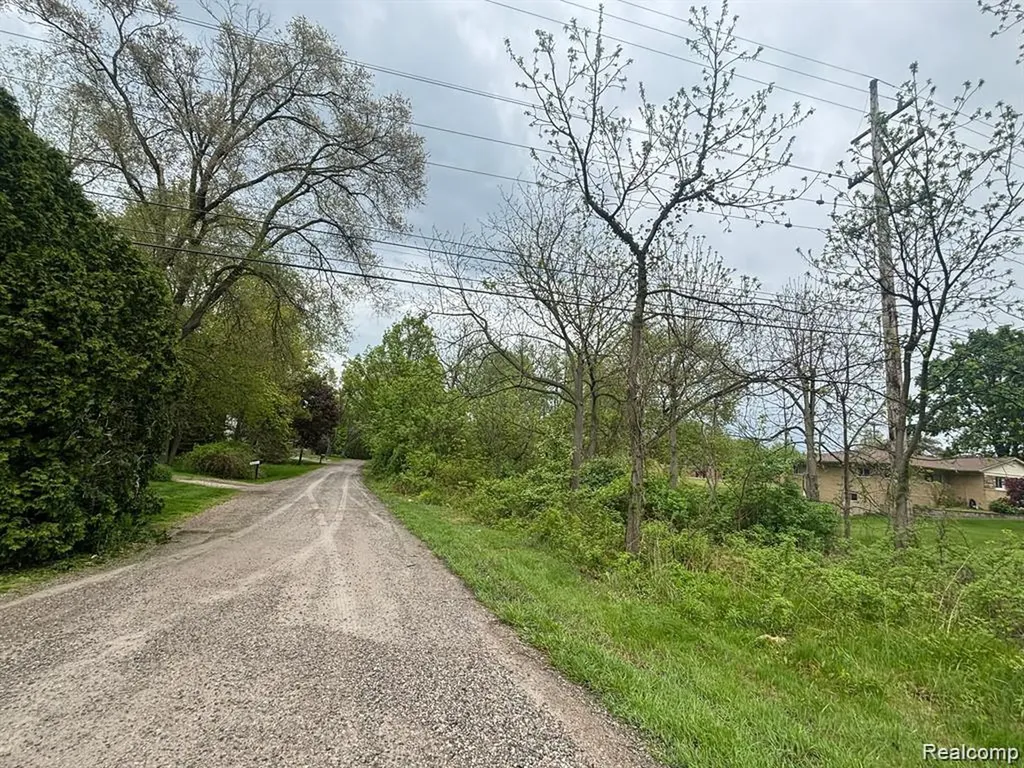 5961 Woodmire Shelby Charter Township MI 48316