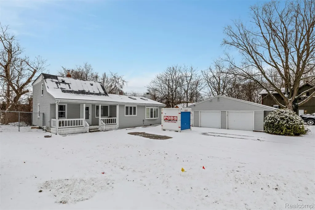 18240 Webster Avenue Southfield City MI 48076