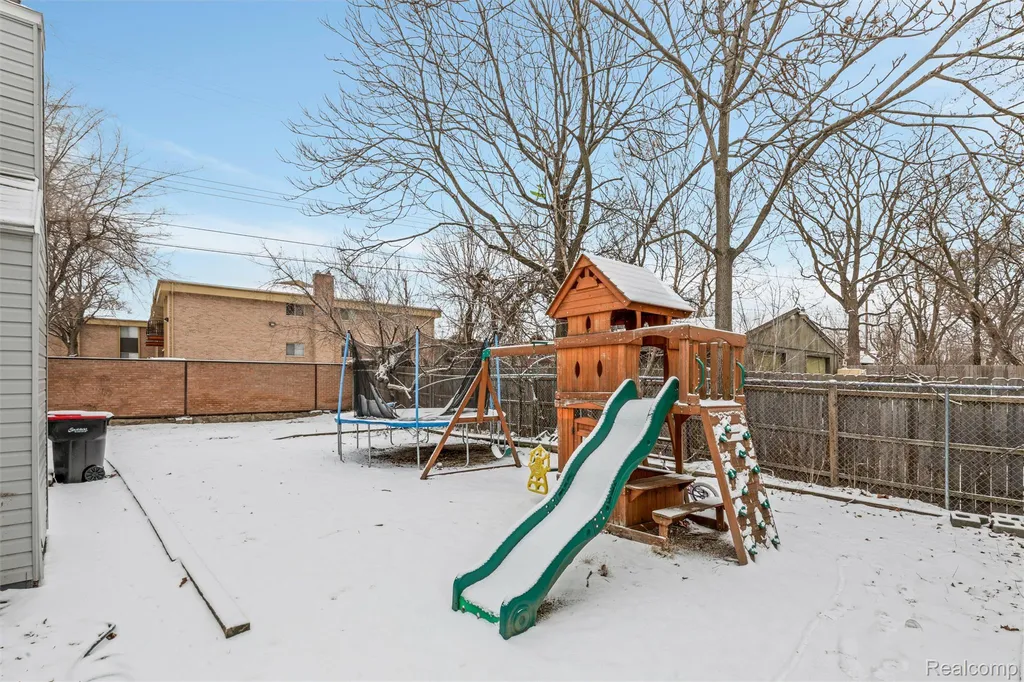 18240 Webster Avenue Southfield City MI 48076