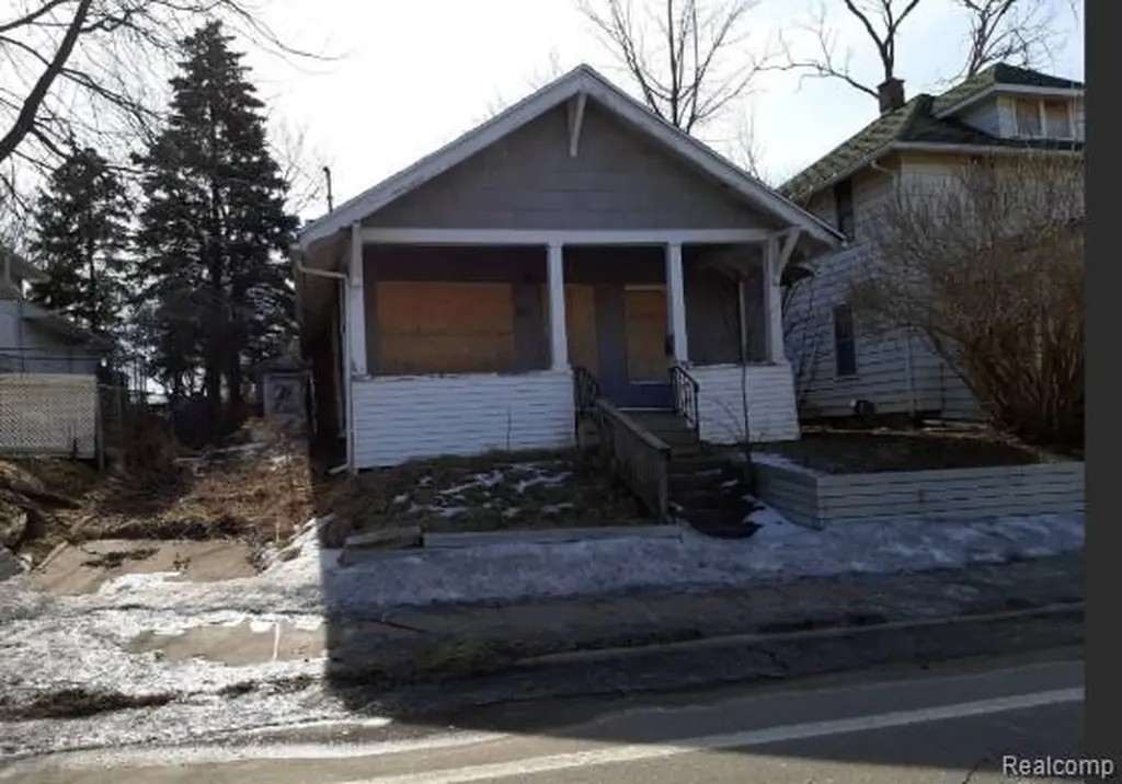 2509 Corunna Road Flint City MI 48503