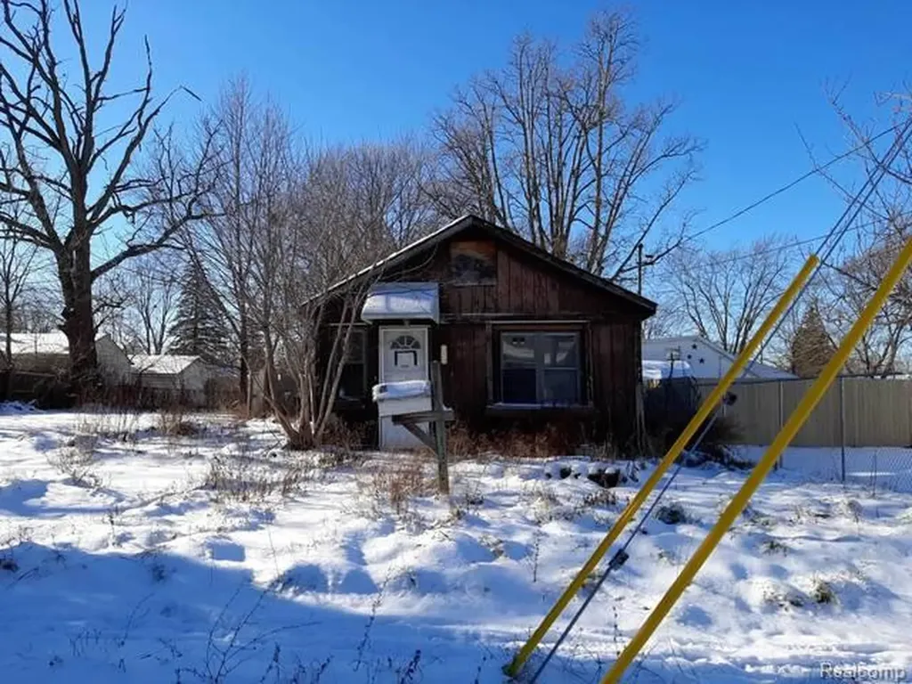 1308 Barney Avenue Flint City MI 48503