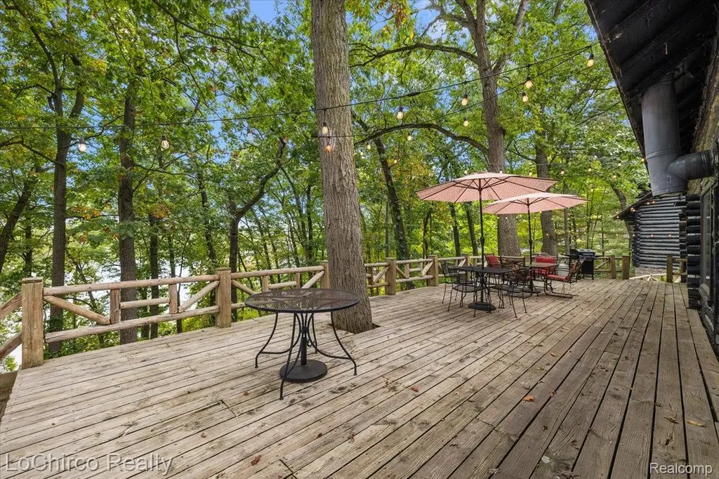 8646 Thendara Boulevard Independence Charter Township MI 48348