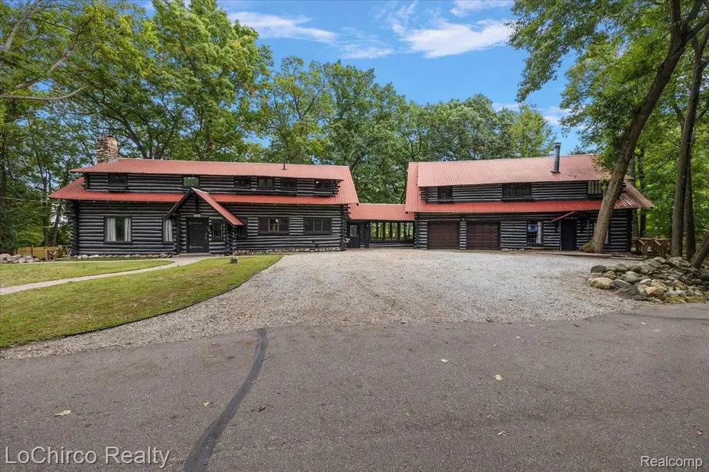 8646 Thendara Boulevard Independence Charter Township MI 48348