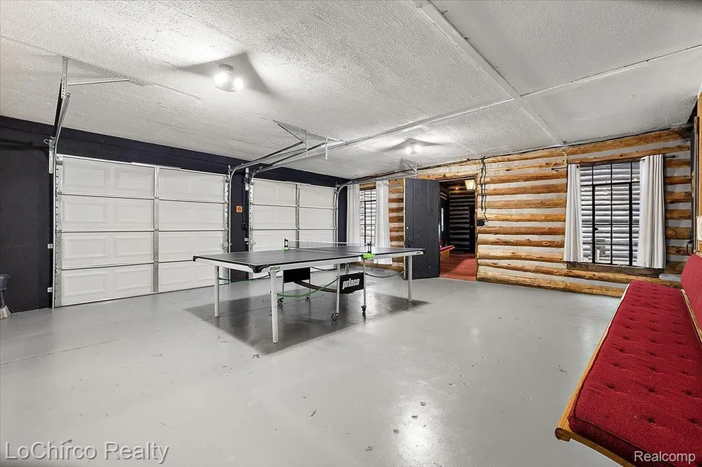 8646 Thendara Boulevard Independence Charter Township MI 48348