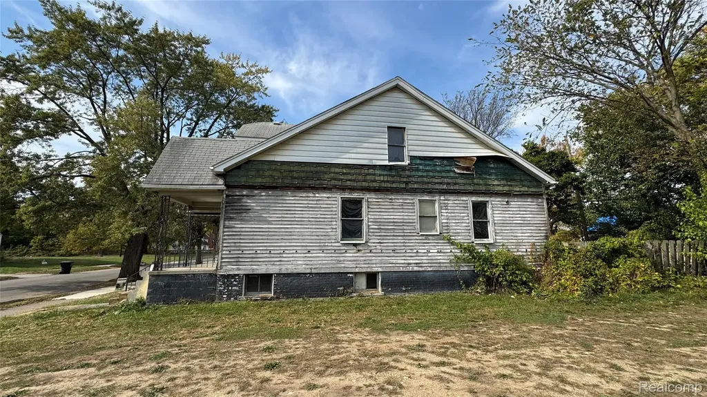 15039 Mapleridge Street Detroit City MI 48205